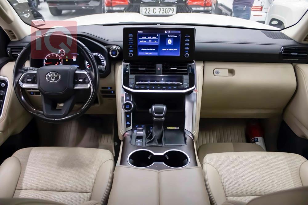 تۆیۆتا لاند کروزەر